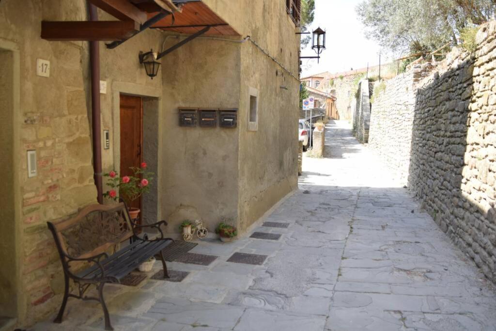 Castiglion Fiorentino Chicca Sotto La Torre Exterior photo